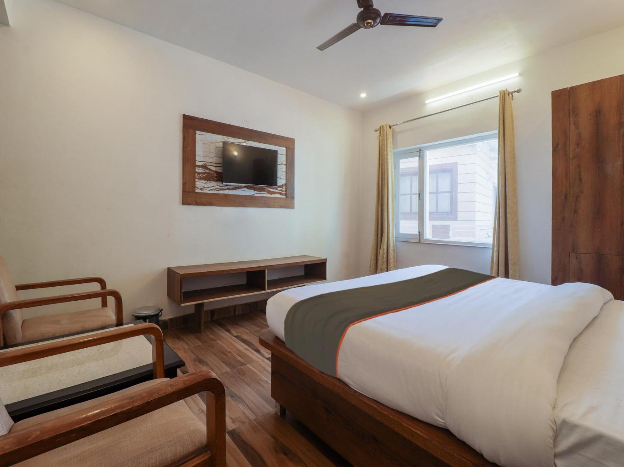 Collection O Ss Hotel 穆索里 外观 照片